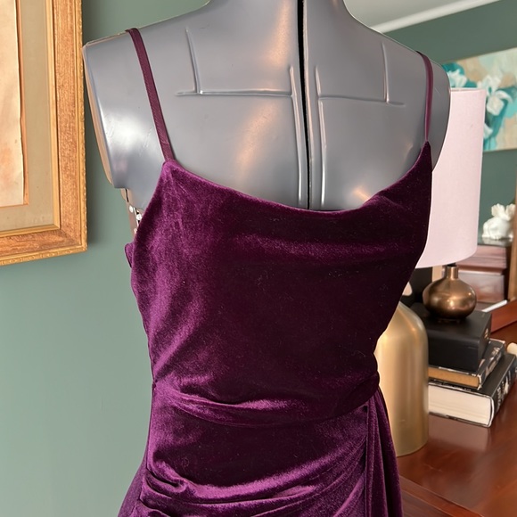 Lulu’s Living It Luxe Dark Purple Velvet Tulip Dress Size XS - Picture 2 of 9
